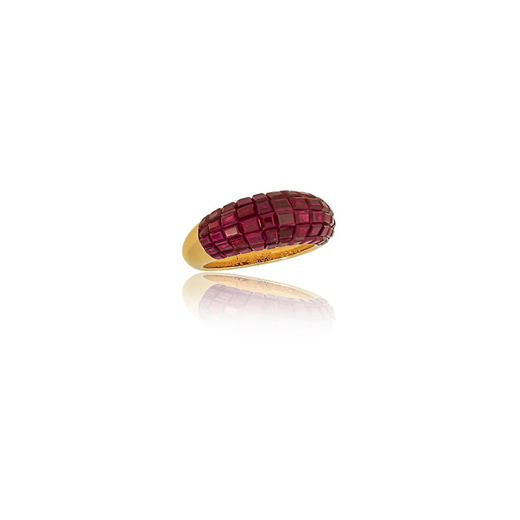 Adorable Van Cleef & Arpels 18K Yellow Gold Starburst Ruby Ring