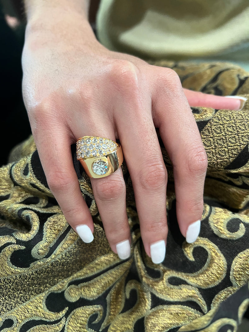 Stephen Russell 20K Yellow Gold & Diamond Ring